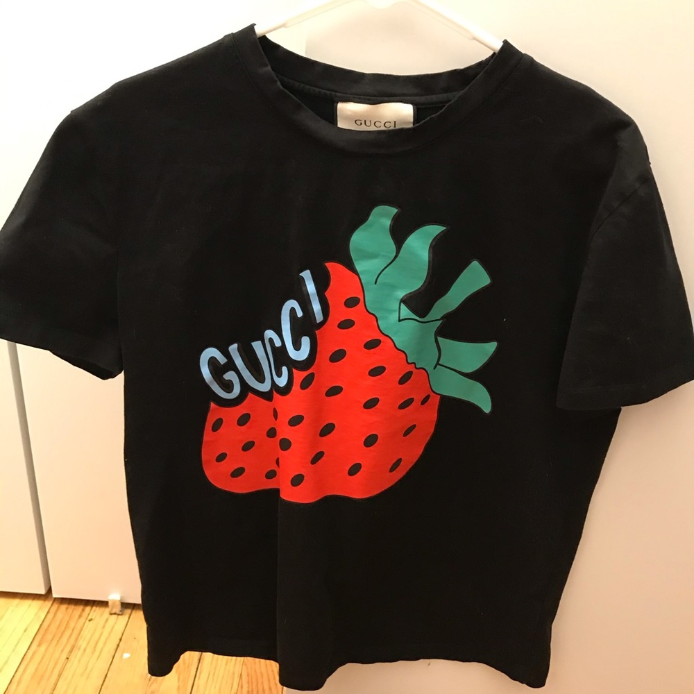 G strawberry tee shirt